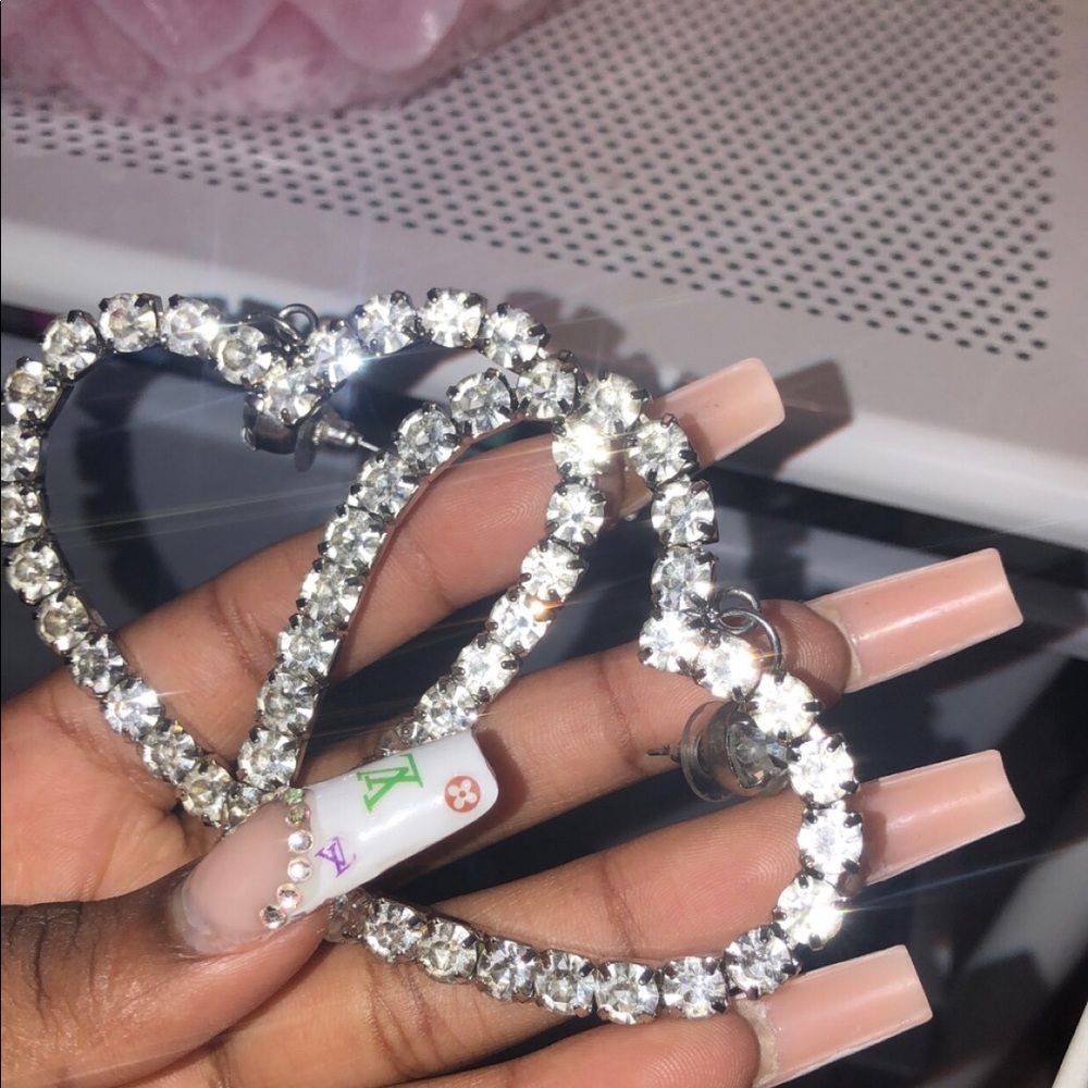Y2K Heart Earrings - Picture 4 of 5